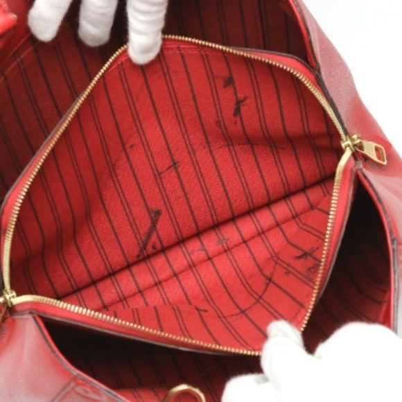 Louis Vuitton Monogram Montaigne MM Handbag - Picture 11 of 13